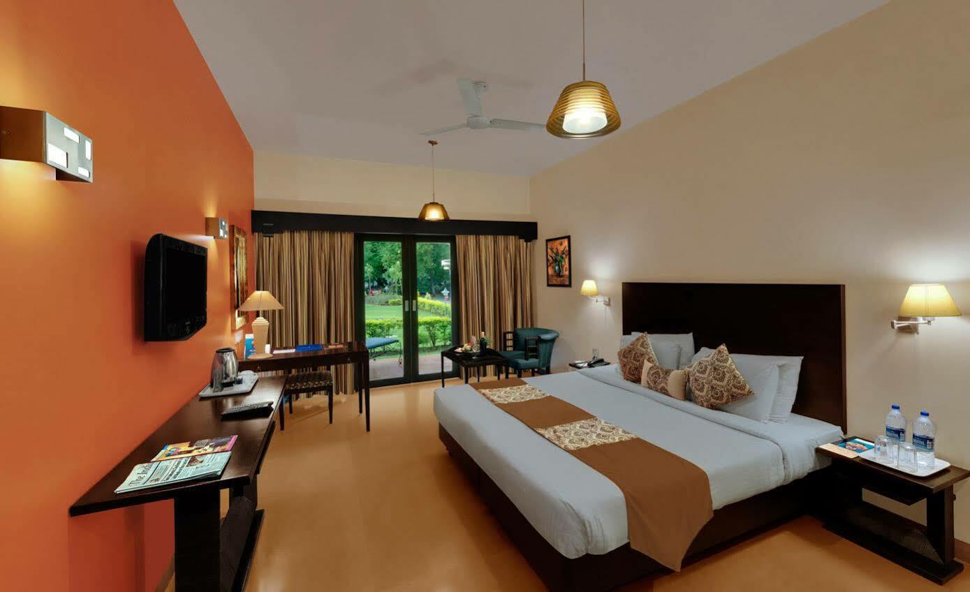 Sunderban & Hotel 3*